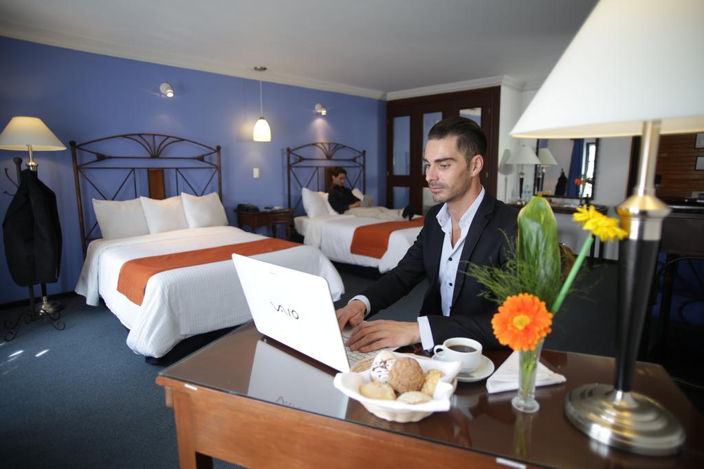 Hotel Ciros Pachuca Buitenkant foto